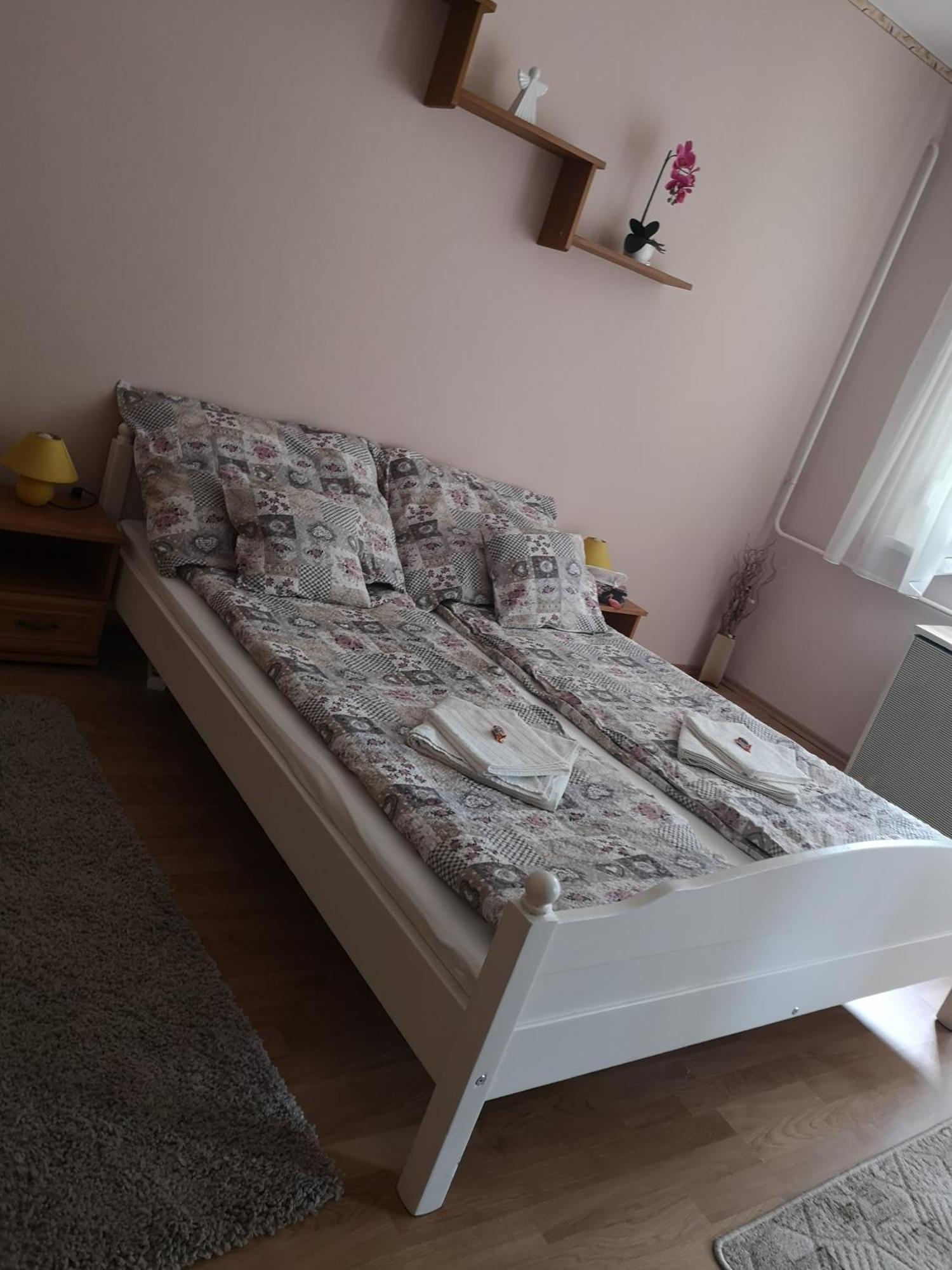 Natasa Apartman Orosháza Exterior foto